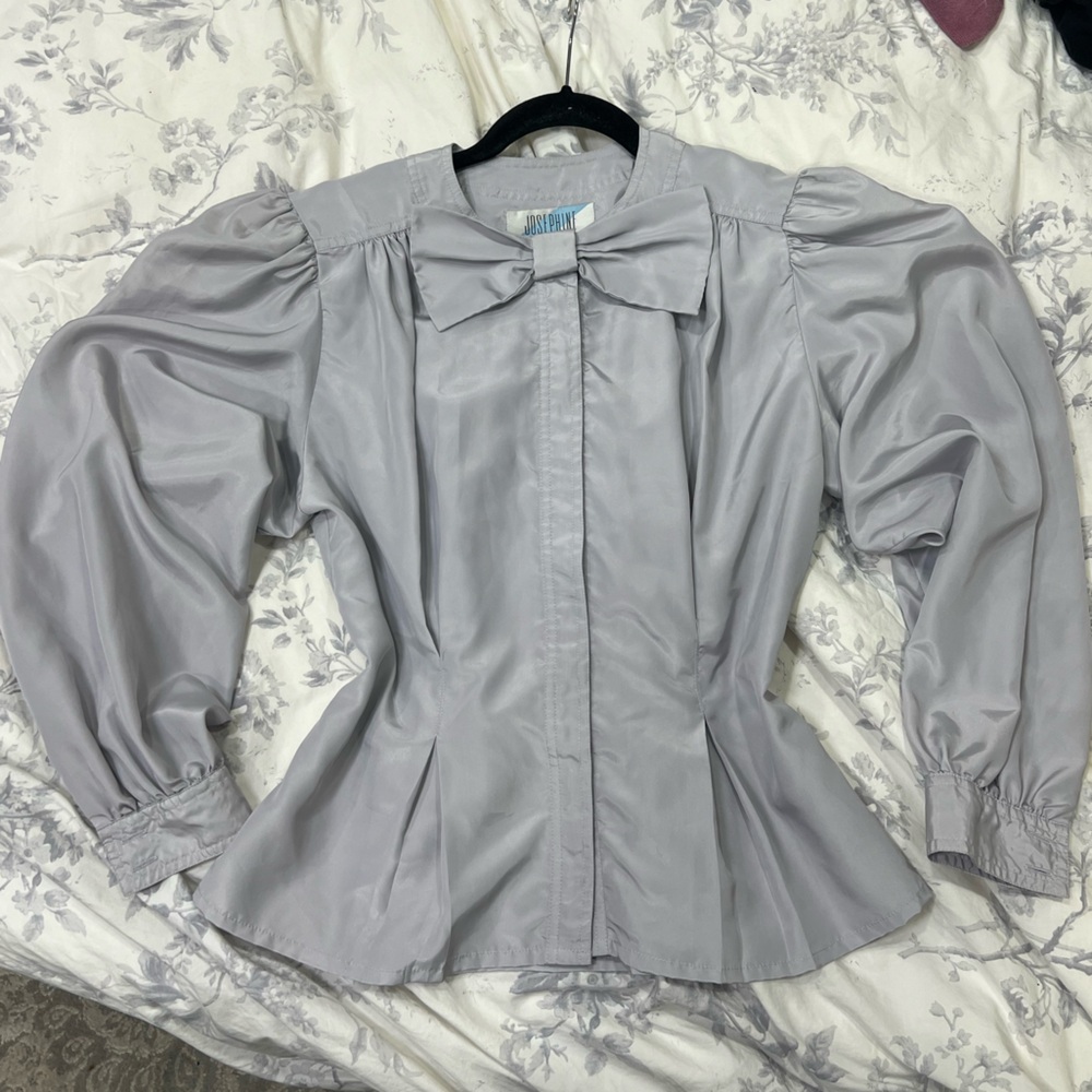 Elegant Gray Puff Sleeve Blouse with Bow